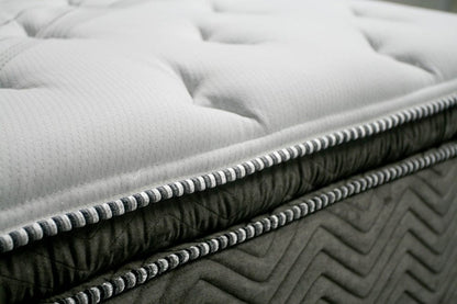 Furniture of America - Stormin 13" Euro Pillow Top Mattress, Queen in White/Gray - DM338Q-M View 3