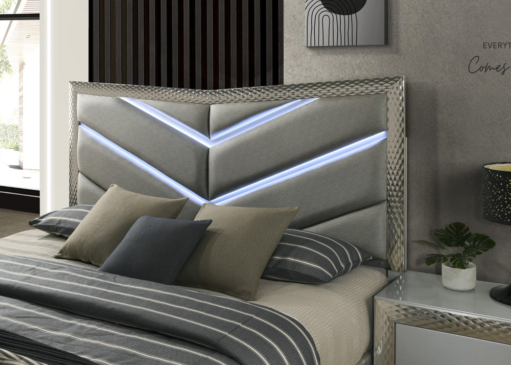 Furniture of America - Ventnor Queen Upholstered Bed in Gray - FM7251GY-Q-BED View 3