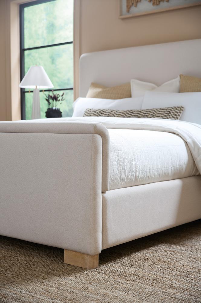 Hooker Furniture- Banyon Bay Queen Upholstered Bed in Beige - 6081-90850-82 veiw 3