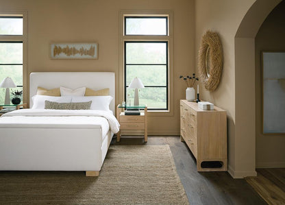 Hooker Furniture- Banyon Bay Queen Upholstered Bed in Beige - 6081-90850-82 veiw 4