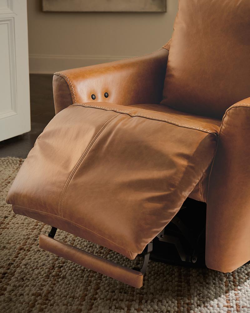 Hooker Furniture - Beau Swivel w/Power Footrest - CC612-PFSW-082 veiw 3