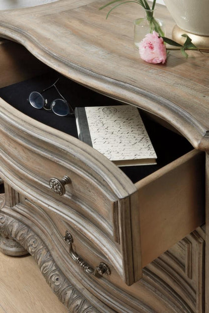Hooker Furniture - Castella Three Drawer Nightstand - 5878-90016-80 veiw 3