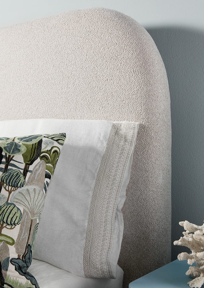 Hooker Furniture - Commerce and Market Bridget Queen Upholstered Bed - Beige - 7228-90850-001-05 view 4