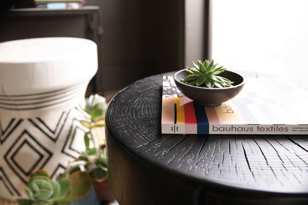 Hooker Furniture - Commerce & Market Carved Stump Side Table - 7228-50646-02_CLOSEOUT veiw 2