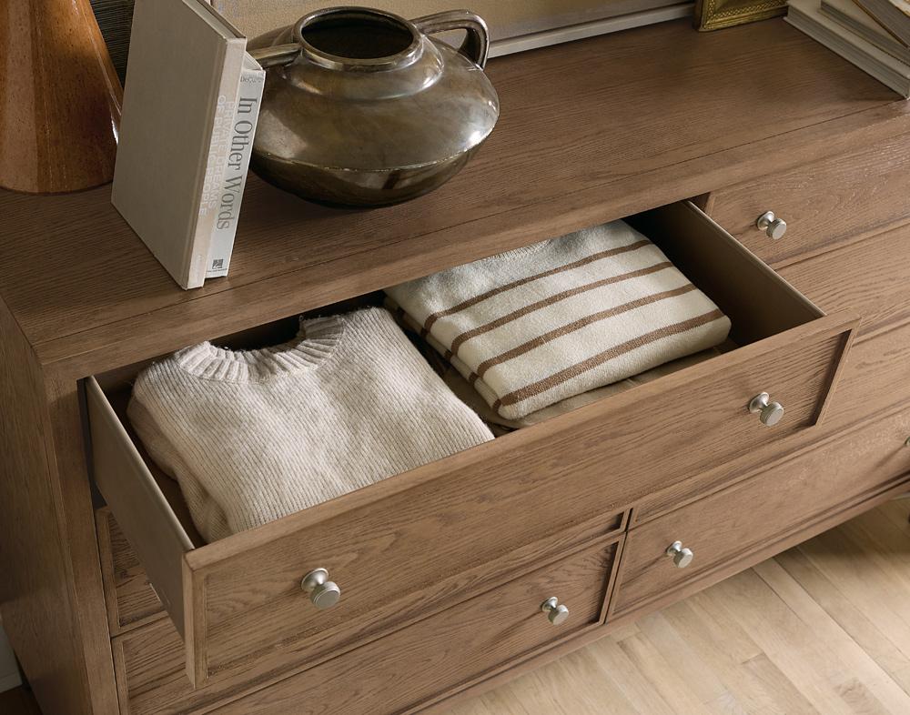 Hooker Furniture - Sonnet Eight-Drawer Dresser - 6072-90002-85 veiw 4