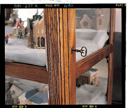 Howard Miller - Parkview Golden Oak Curio Cabinet - 680237 veiw 3