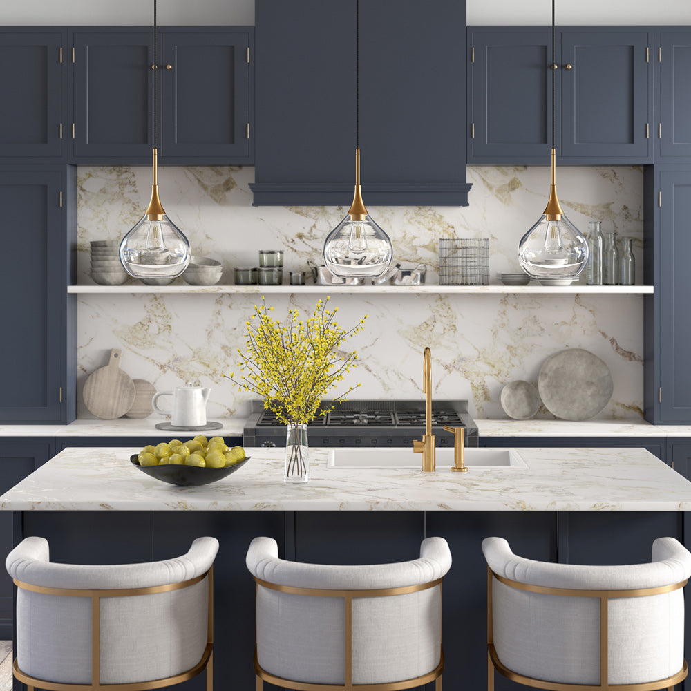 Hudson & Canal - Ida 9.5in Wide Pendant with Glass Shade in Brass/Clear - PD0621