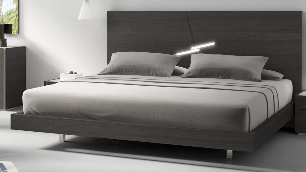 J&M Furniture - Faro Queen Size Bed - 1786722-Q veiw 1