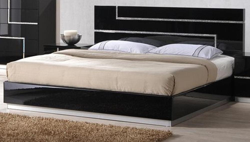 J&M Furniture - Lucca Queen Size Bed - 17685-Q veiw 1