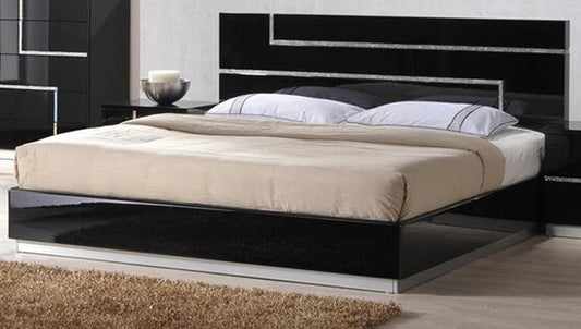 J&M Furniture - Lucca Queen Size Bed - 17685-Q veiw 1
