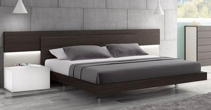 J&M Furniture - Maia Queen Size Bed - 17867221-Q veiw 1