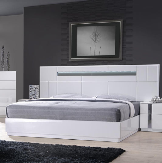 J&M Furniture - Palermo Queen Size Bed - 17853-Q veiw 1