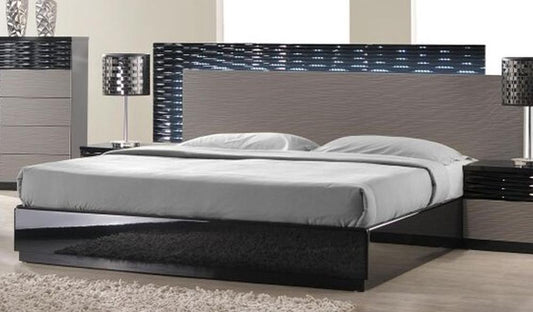 J&M Furniture - Roma Queen Size Bed - 17777-Q veiw 1