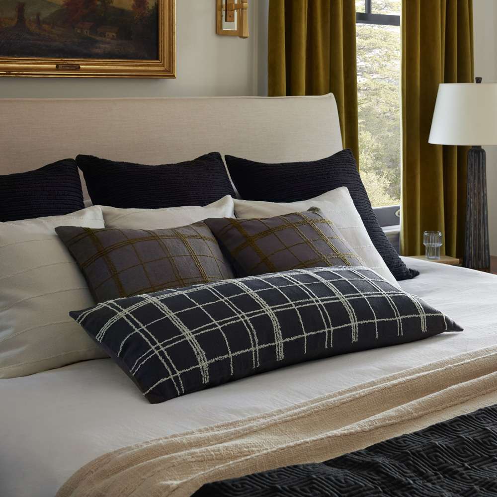 Jean Stoffer x Loloi - Bernadette Graphite / Ivory 13 x 35 Cover w/Poly Pillow - PSETPJS0012GTIVPI29 veiw 2