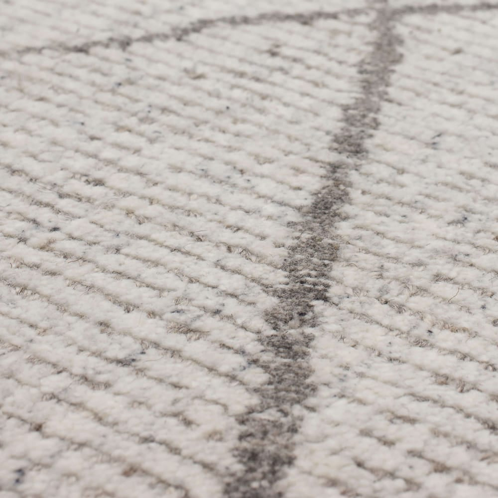 Karastan - Tribal Diamond Silver 9' x 12' Area Rug - RG187 620 108144 IP view 6