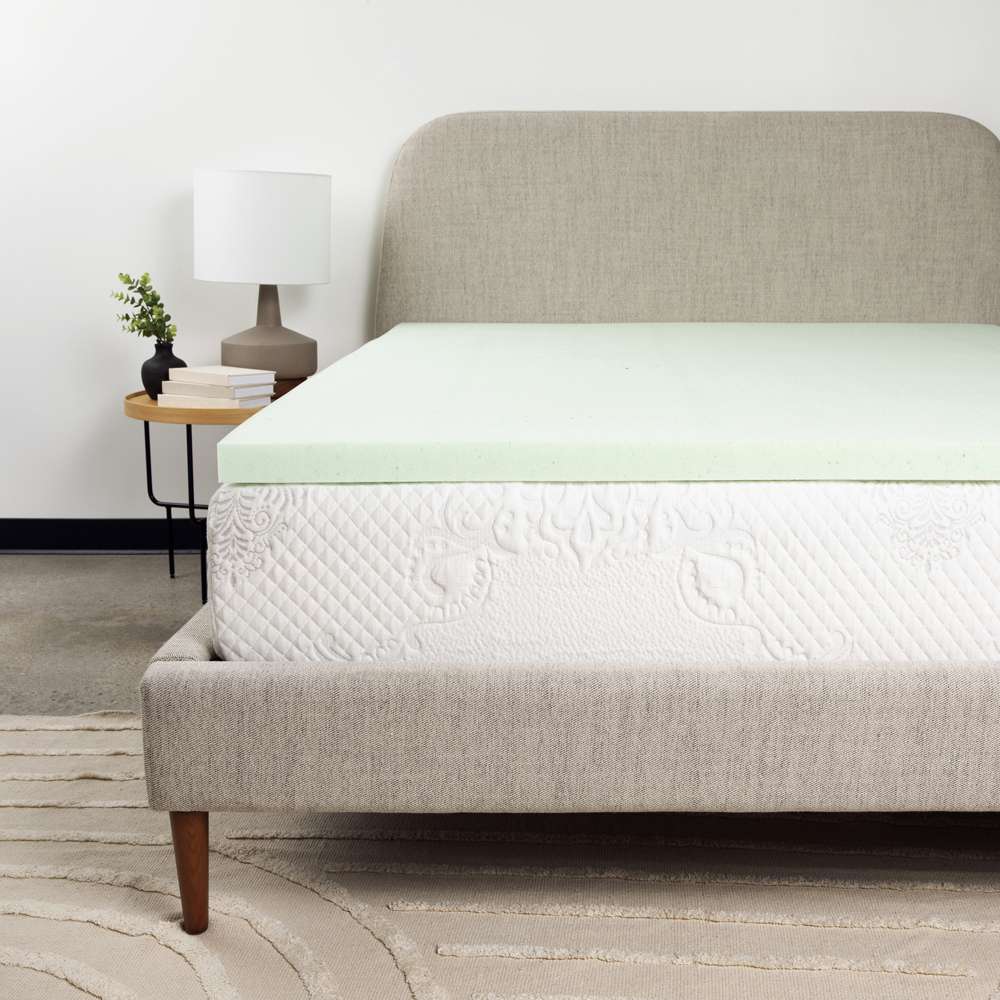 Legends Furniture - 2in Cool Gel Memory Foam King Mattress Topper - AT-VGMF-020KG veiw 5