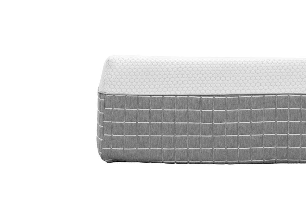 Legends Furniture - Bridgevine Home 12 inch ReCharge Hybrid Cooling Hypergel Quick Response Foam and Coil Adult Mattress, Queen Size - AH-RMWB-120QN veiw 2