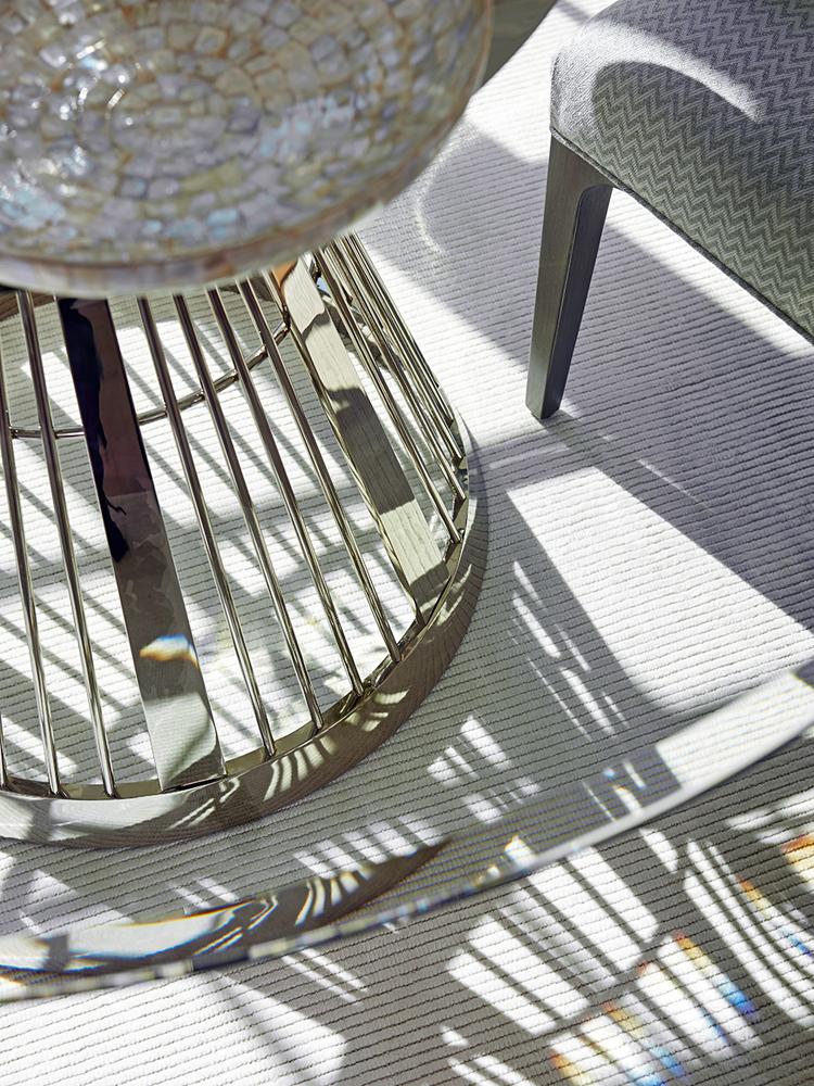 Lexington - Ariana Riviera 48in Round Glass Top Dining Table With Base In Platinum Finish - 732-875-48C veiw 4