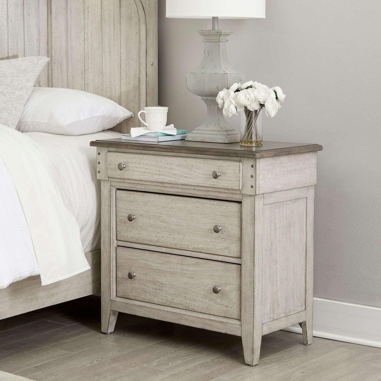 Liberty Furniture - Ivy Hollow 3 Drawer Bedside Chest w/ Charging Station - 457-BR62 veiw 7