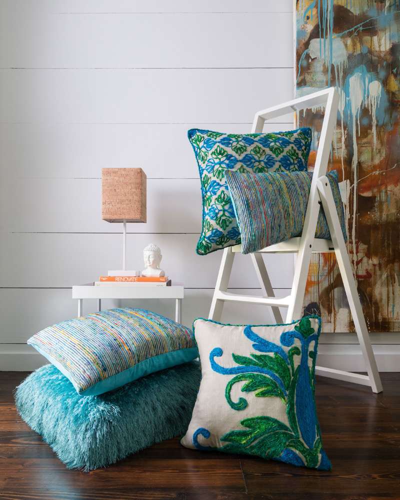 Loloi - P0242 Blue / Multi 22in x 22in Cover Only Pillow - P053P0242BBMLPIL3 veiw 2