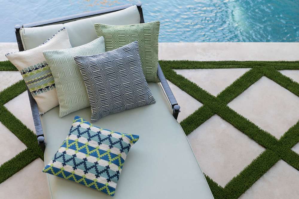 Loloi - P0339 Aqua / Ivory 22in x 22in Cover Only Pillow - P051P0339AQIVPIL3 veiw 4