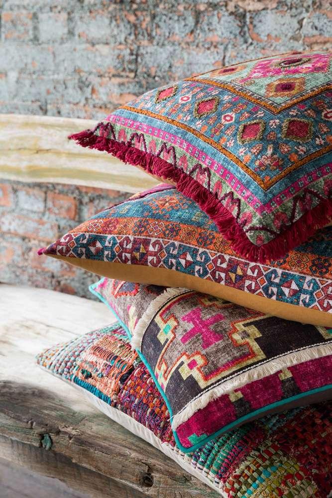 Loloi - P0535 Red / Multi 13in x 21in Cover w/Poly Pillow - PSETP0535REMLPIL5 veiw 2