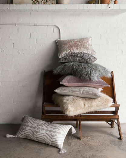 Loloi - P0598 Grey 22in x 22in Cover Only Pillow - P058P0598GY00PIL3 veiw 2