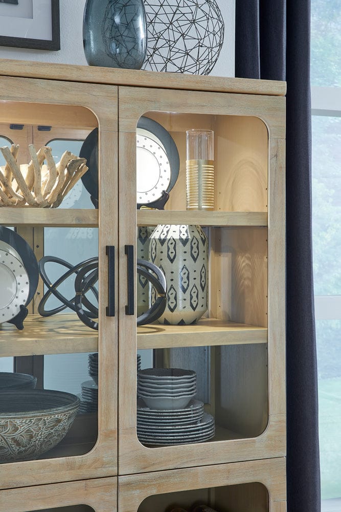 Magnussen - Somerset Butternut Buffet Curio - D5684-04 view 4