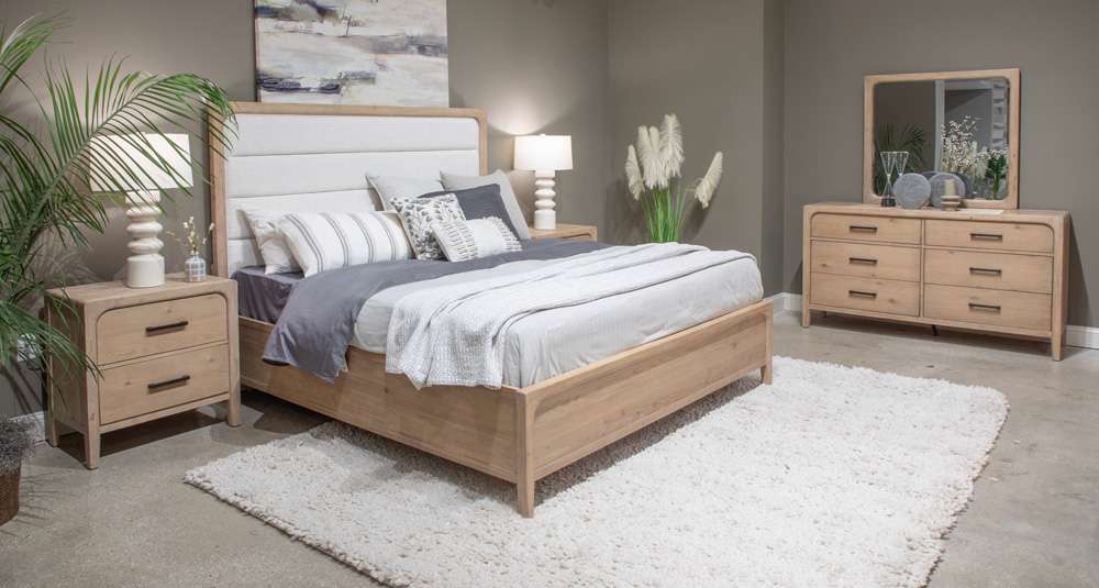 Magnussen - Somerset Complete Queen Panel Bed w/Upholstered Headboard - B5684-55 view 6