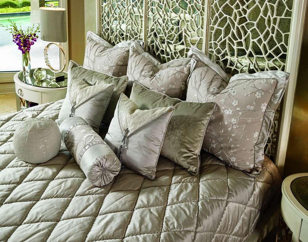 Maitland Smith - Bolero King Panel Bed (Bol11w) - 88-0411 veiw 2