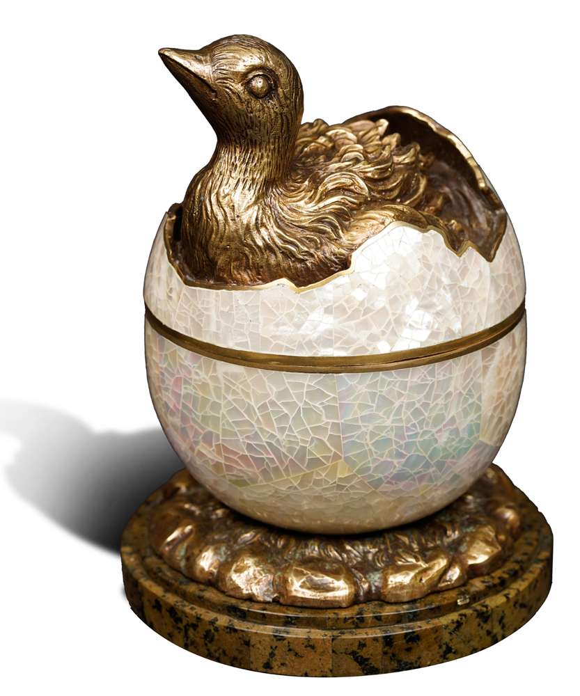 Maitland Smith - Ostrich Egg Box - 89-1901 veiw 1