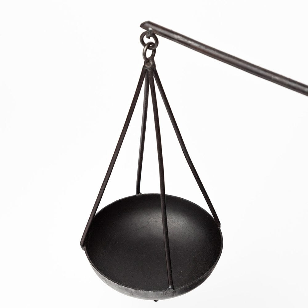 Mercana - Ellis 10L x 4W Black Metal Vintage Inspired Weighing Scale - 68855 view 6