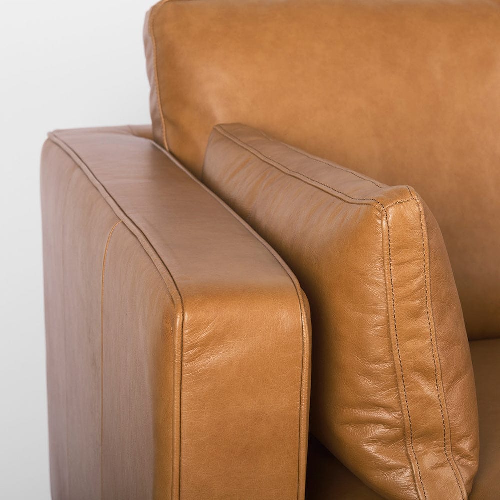 Mercana - Elton 111.4L x 68.1W x 34.3H Tan Leather Right Chaise Sectional - 69696-AB view 6