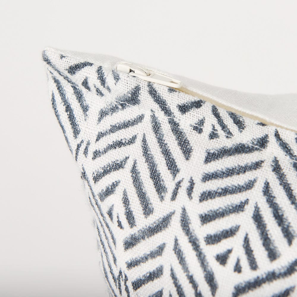 Mercana - Jennelle Cream w/ Indigo Print Linen Square Decorative Pillow Cover - 70319 view 7