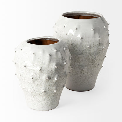 Mercana - Julian Small Glossy White Ceramic Spoked Vase - 68907 view 4