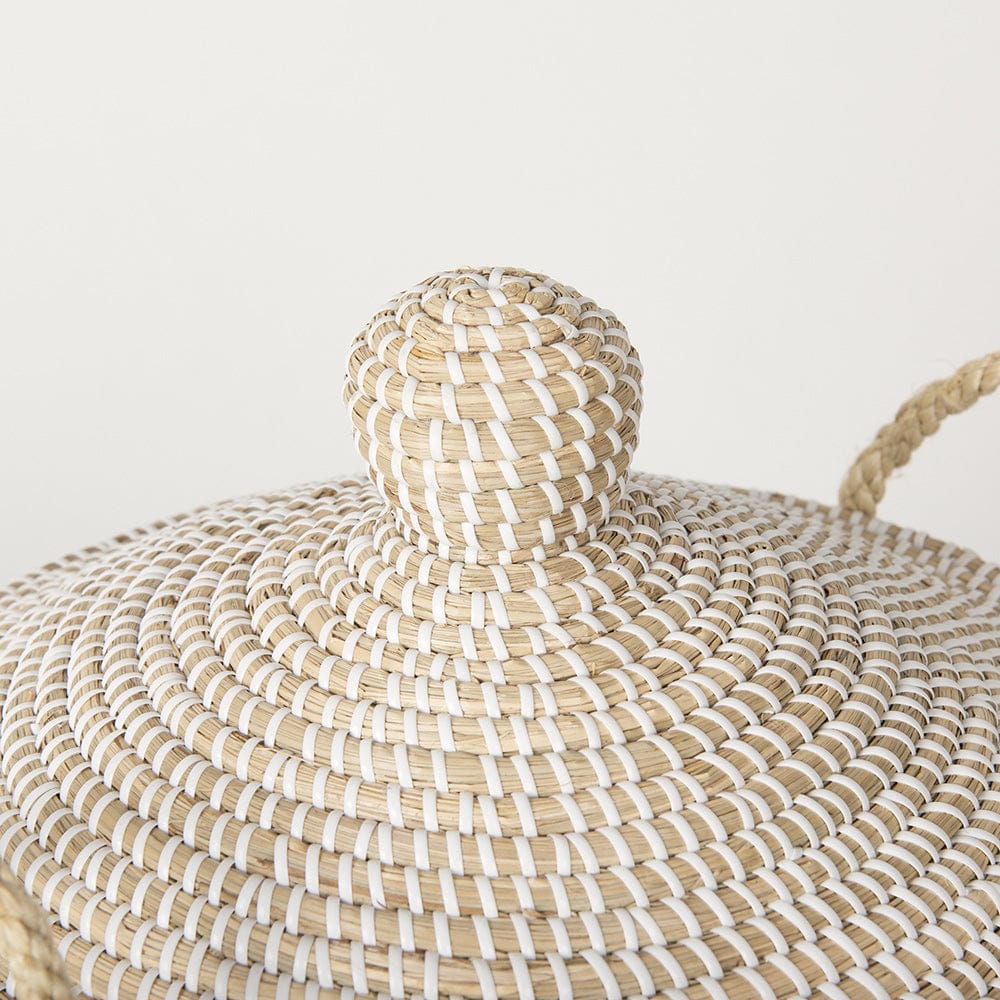 Mercana - Kairi Seagrass Floor Baskets w/ Lids and Handles (Set of 2) - 70225 view 7