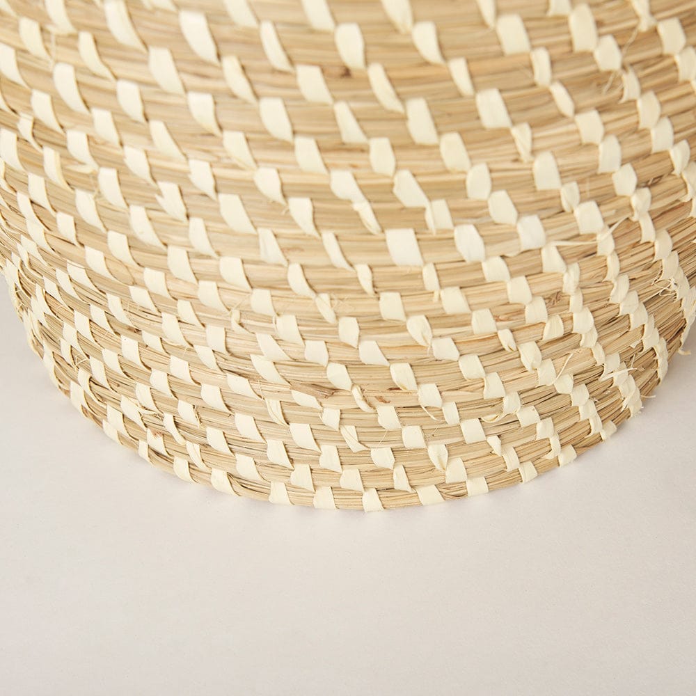 Mercana - Kalopa Seagrass Floor Baskets w/ Flat Handled Lid (Set of 2) - 70232 view 9