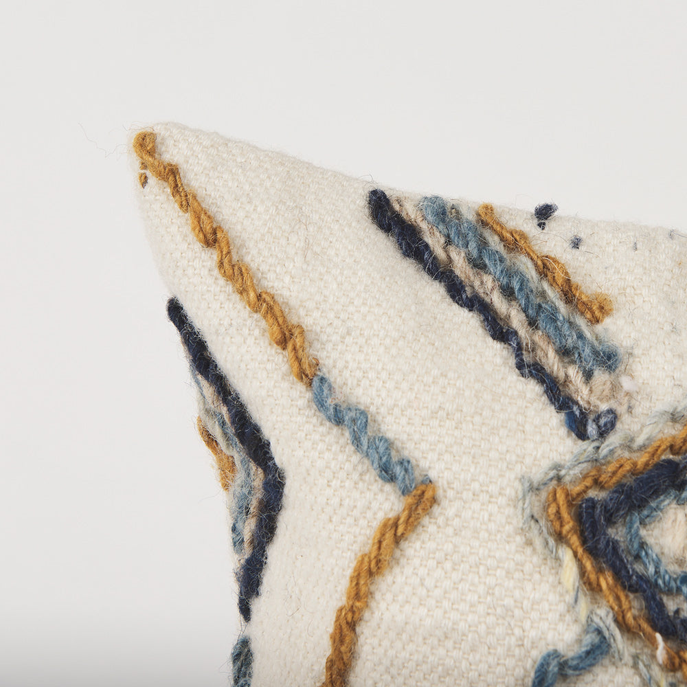 Mercana - Kitt Lumbar Pillow Cover - 70335 view 5