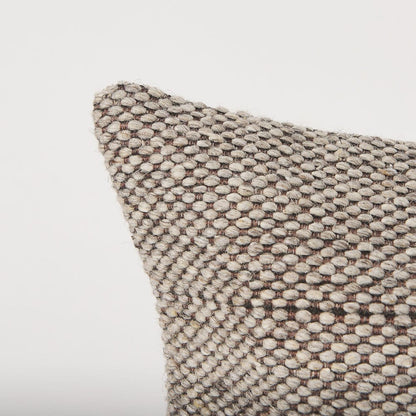 Mercana - Kyle Lumbar Pillow Cover - 70339 view 5