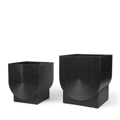 Mercana - Medina Antiqued Black Metal Planters (Set of 2) - 70548_CLOSEOUT view 1