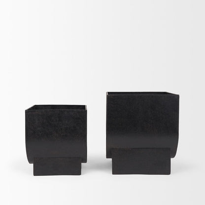 Mercana - Medina Antiqued Black Metal Planters (Set of 2) - 70548_CLOSEOUT view 3