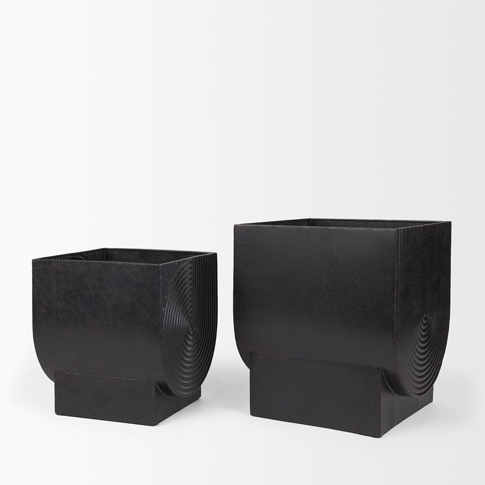 Mercana - Medina Antiqued Black Metal Planters (Set of 2) - 70548_CLOSEOUT view 4