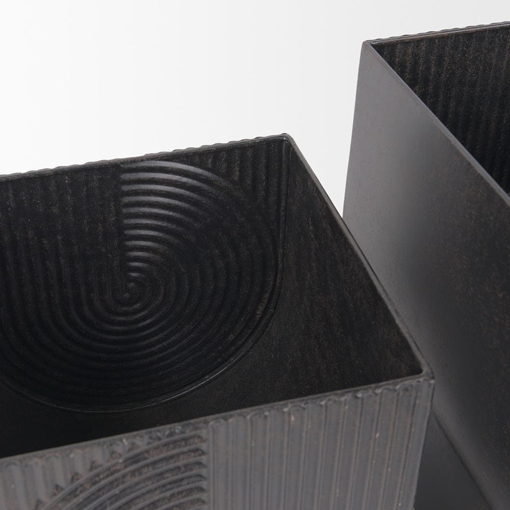Mercana - Medina Antiqued Black Metal Planters (Set of 2) - 70548_CLOSEOUT view 5