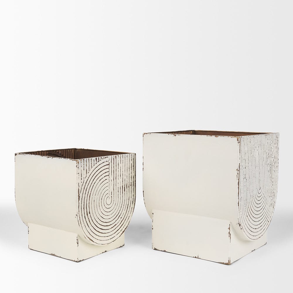 Mercana - Medina Off White w/ Gold Antiquing Metal Planters (Set of 2) - 70547_CLOSEOUT view 4