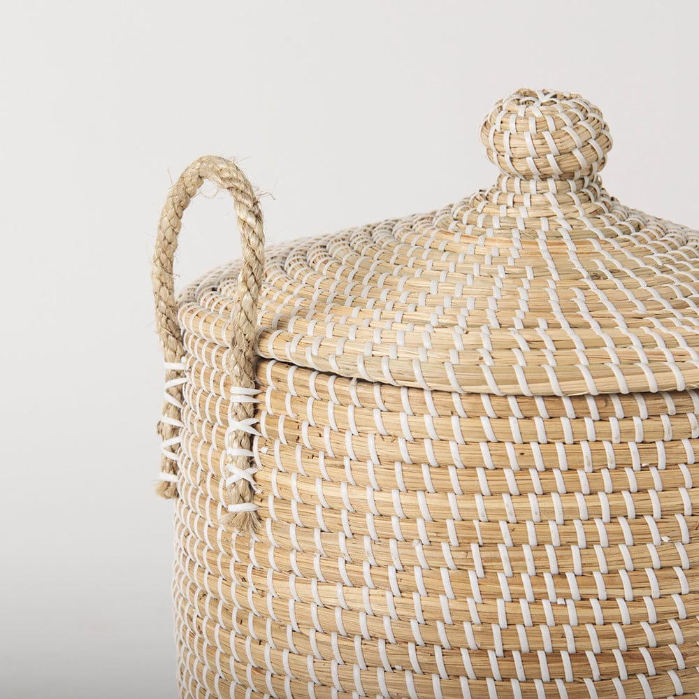 Mercana - Olivia 15.7L x 15.7W x 17.3H Beige Seagrass Basket W/Lid and Handles (Set of 3) - 69613 view 5