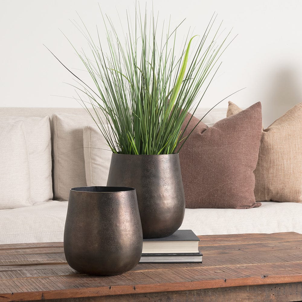 Mercana - Quade Large Textured Gold Metal Planter - 70664 view 2