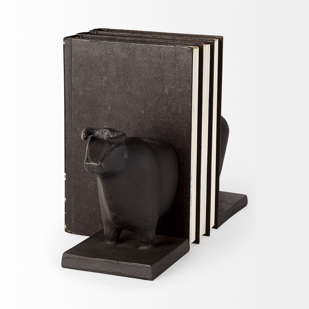 Mercana - Taurus III 9L x 4W Black Cast Aluminum Bull Bookends (Set of 2) - 69064_CLOSEOUT view 4