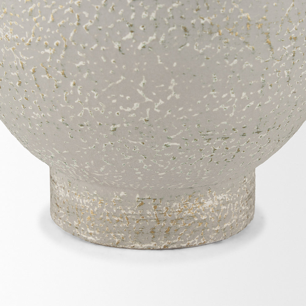 Mercana - Torres Tall Textured Off White w/ Gold Metal Vase - 70956 view 7