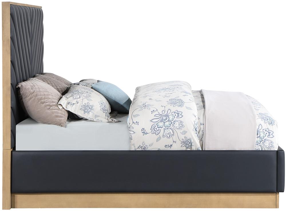 Meridian Furniture - Casa Black Vegan Leather Queen Bed - CasaBlack-Q veiw 4