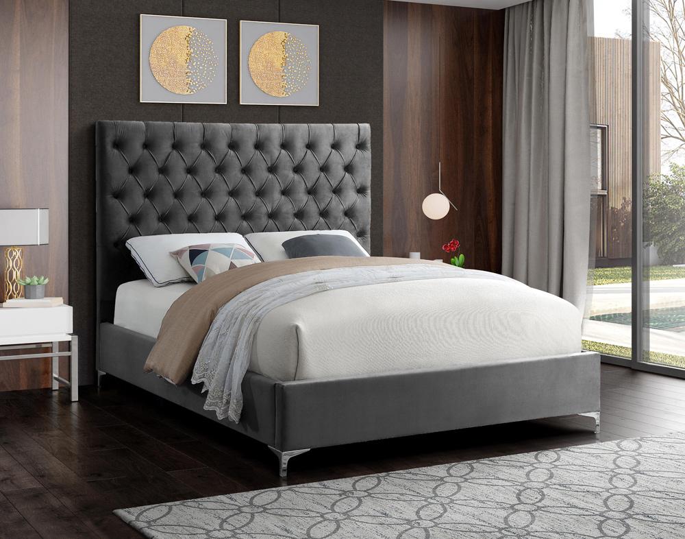 Meridian Furniture - Cruz Grey Velvet Full Bed - CruzGrey-F veiw 3